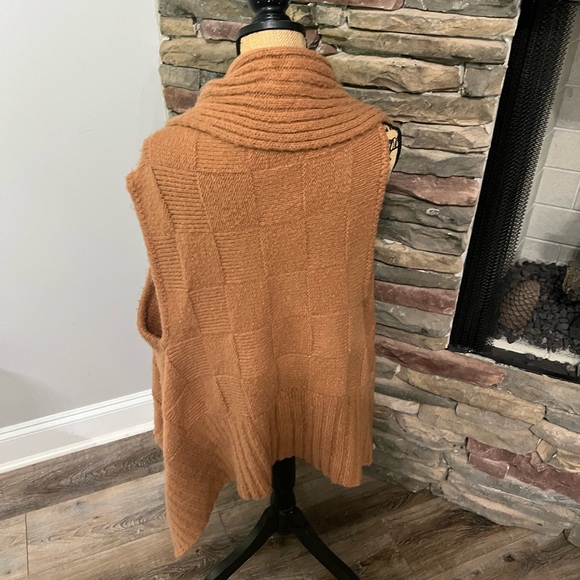 Mystree sleeveless vest - Picture 6 of 10